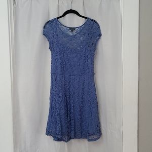 Blue lace short sleeve knee-length dress